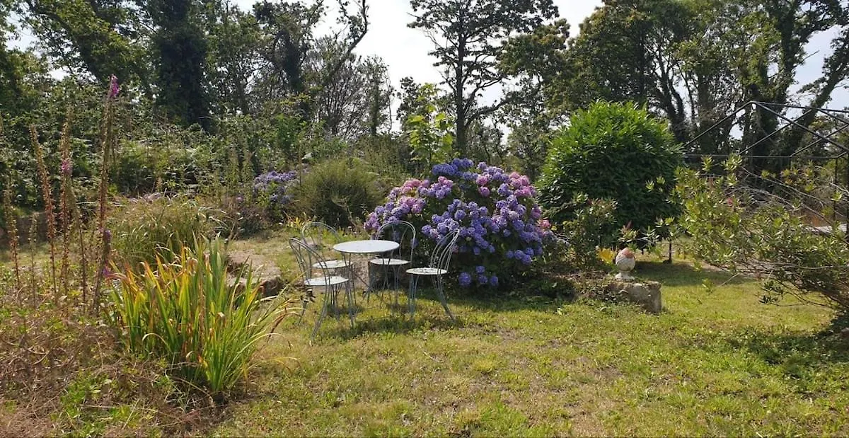 Nyaraló Pink Granite Coast Cottage Between Forest And Sea Trélévern